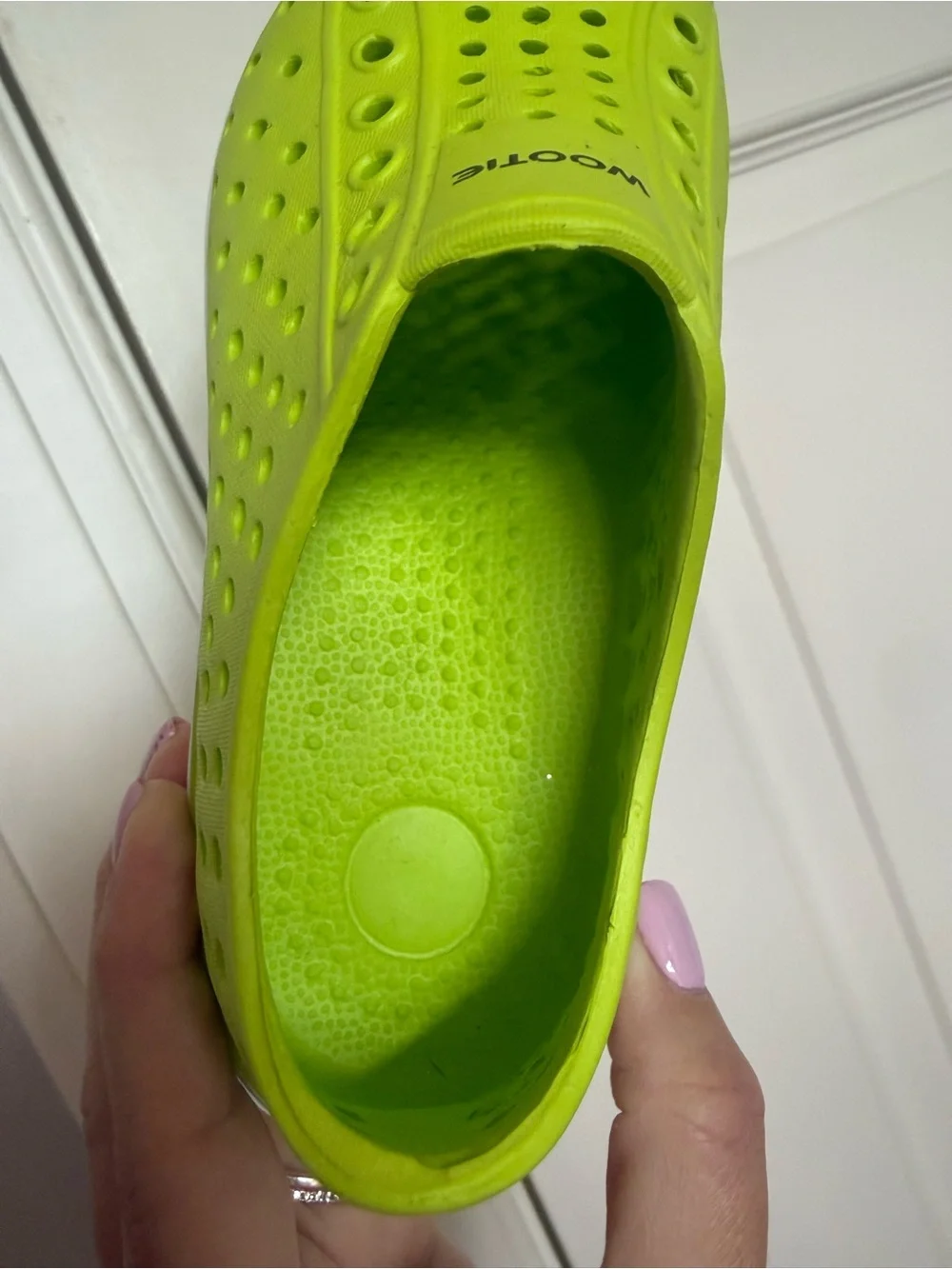NWOT Wootie Neon Lime Green Slip-On Water Shoes Kids Size 11 (EU 30)